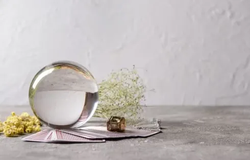 Trouvez du Réconfort et des Réponses avec le Meilleur Oracle Divinatoire