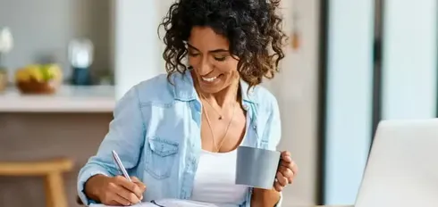 À l'attention du service RH : quand et comment utiliser cette formule dans vos courriers professionnels ?