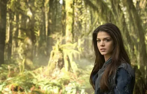 Résumé Complet de la Saison 1 de The 100 : Analyse et Highlights