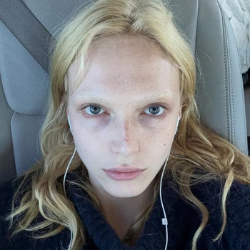 Alex Consani - Photo 2