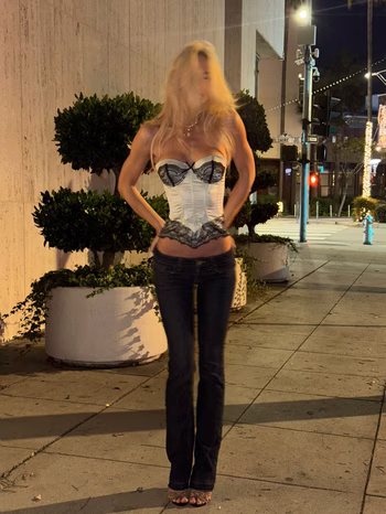 Alexis Ren - Photo 7