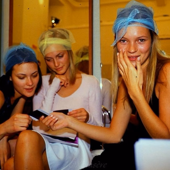 Amber Valletta - Photo 8