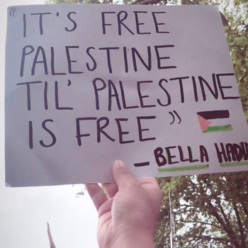 Bella Hadid - Photo 1