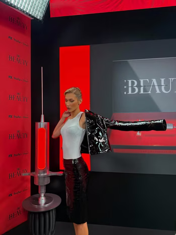 Bella Hadid - Photo 4