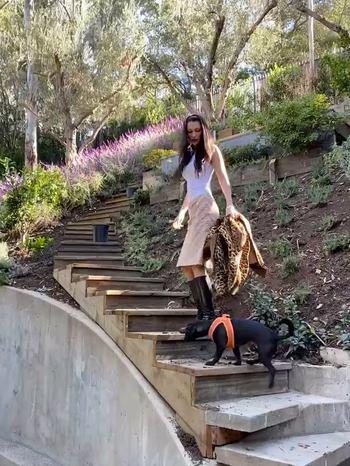 Bella Hadid - Photo 12