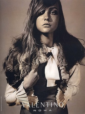 Caroline Trentini - Photo 9