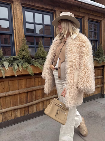 Devon Windsor - Photo 7