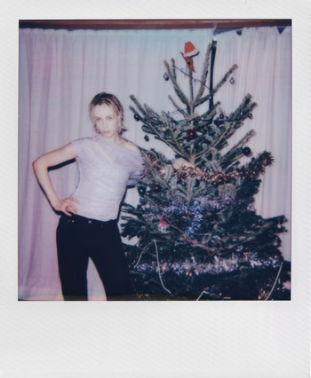 Edie Campbell - Photo 11