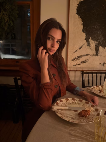 Emily Ratajkowski - Photo 6