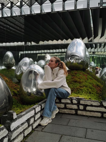 Josephine Skriver - Photo 2