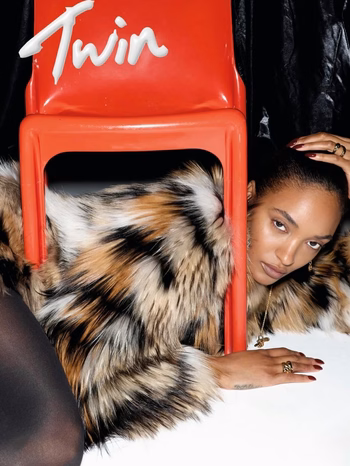 Jourdan Dunn - Photo 11