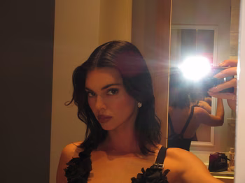 Kendall Jenner - Photo 9