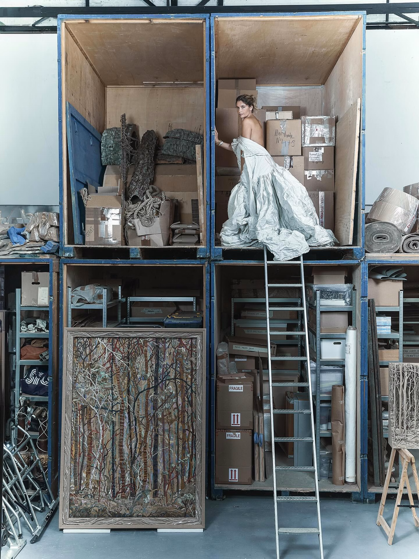 Laetitia Casta shooting editorial mode