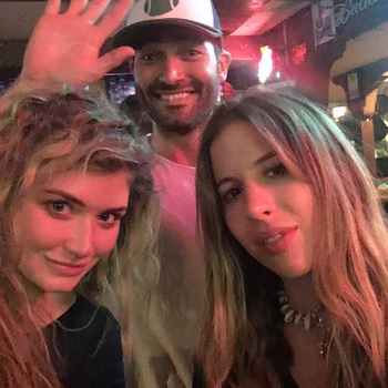 Lauren Hutton - Photo 12