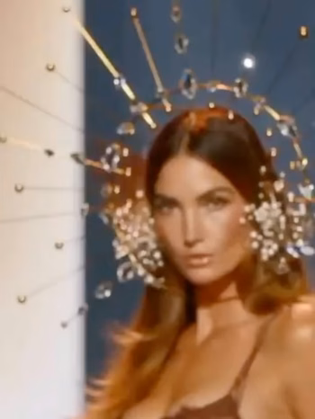 Lily Aldridge - Photo 1