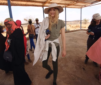 Lily Donaldson - Photo 1