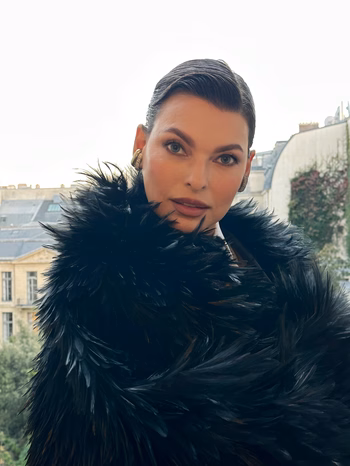 Linda Evangelista - Photo 2