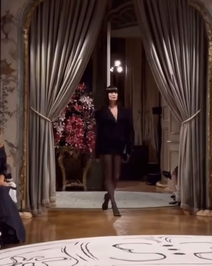 Shalom Harlow defile mode carriere mannequin annees 90