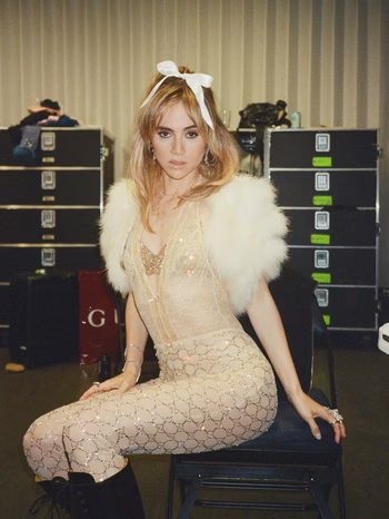 Suki Waterhouse - Photo 5