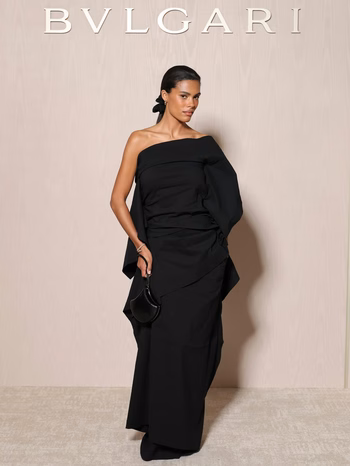 Tina Kunakey - Photo 11