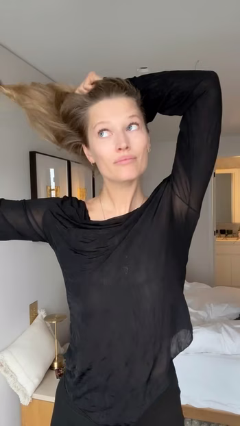 Toni Garrn - Photo 6